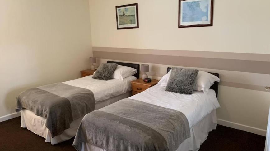Alister Guest House Saint Helier ภายนอก รูปภาพ